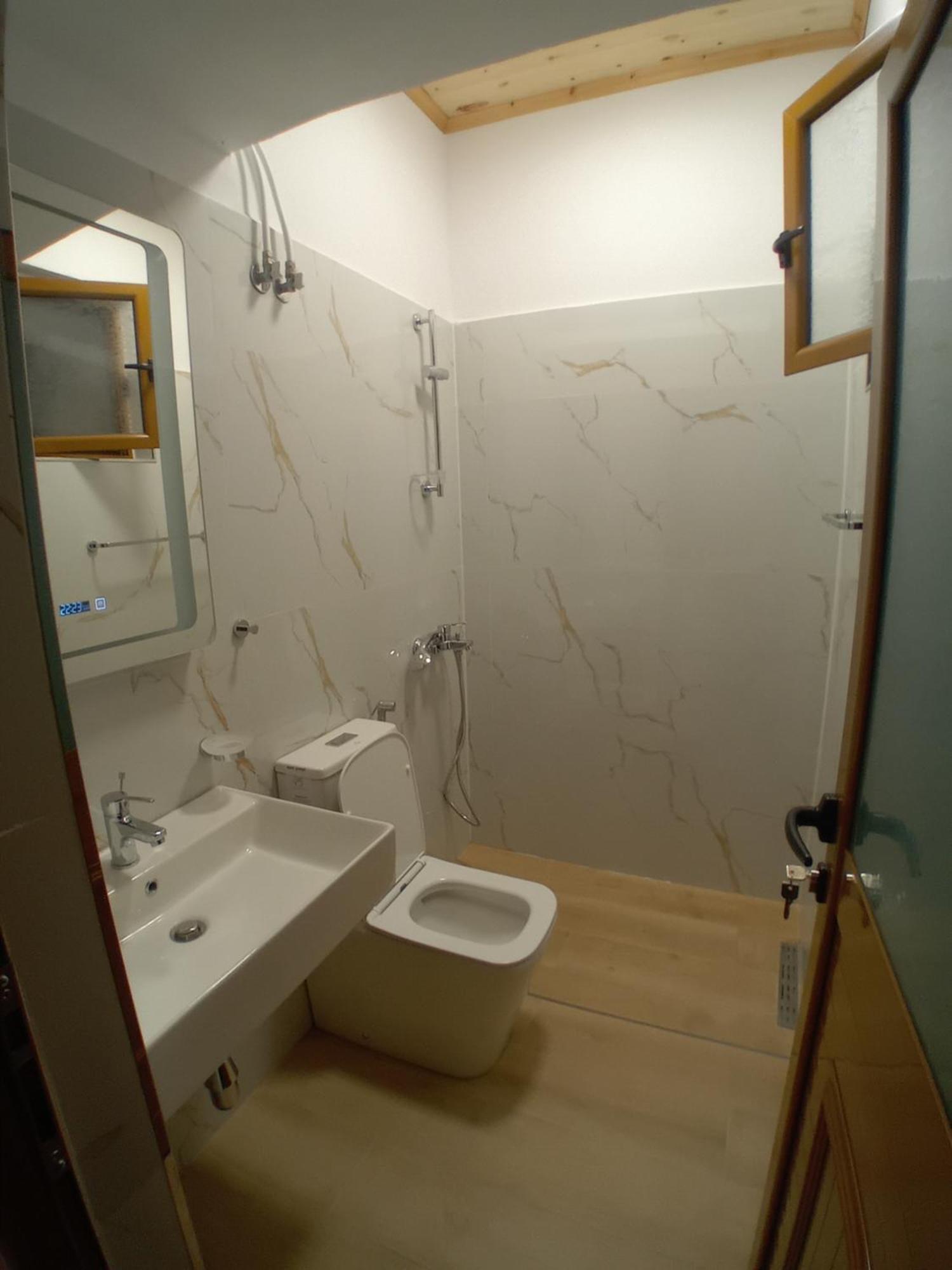 Arpet Guesthouse Гірокастра Екстер'єр фото